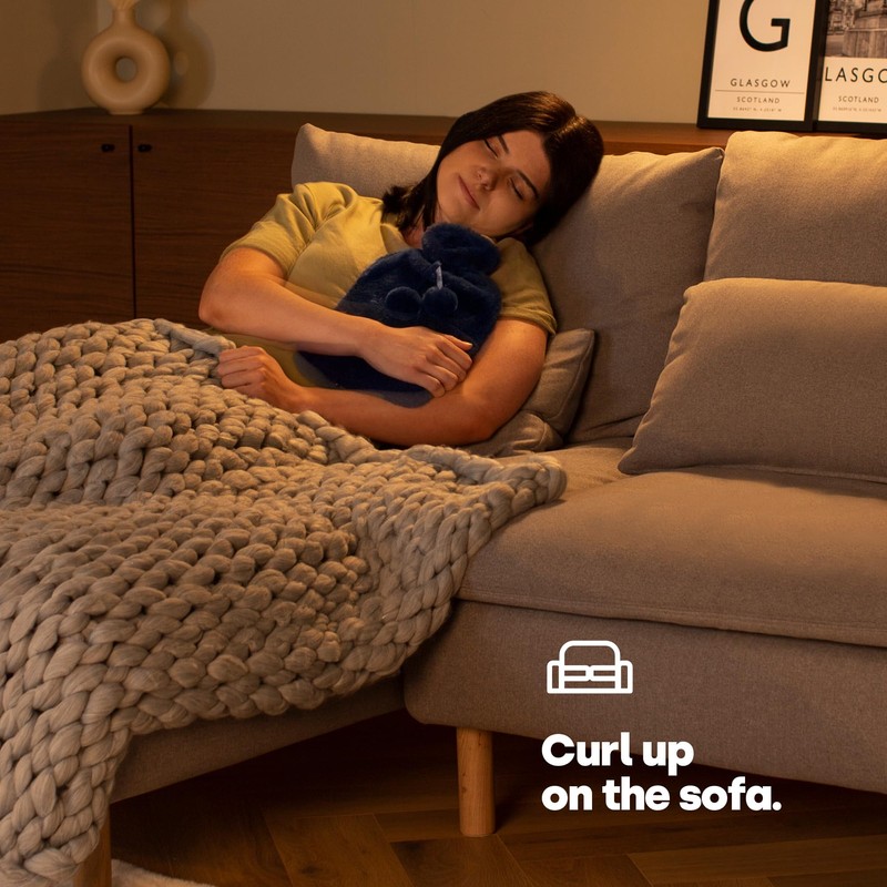 LIVIVO 2L Hot Water Bottle with Insulating Cover Featuring Decorative