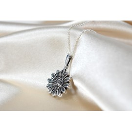 AeraVida Enchanting Sunflower Sunshine .925 Sterling Silver Pendant Necklace, 18 inch