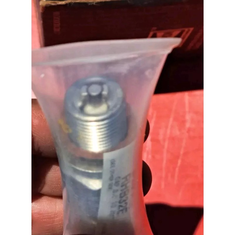 Champion BRAND NEW & FRESH RHB32E CHAMPION AIRCRAFT SPARK PLUG