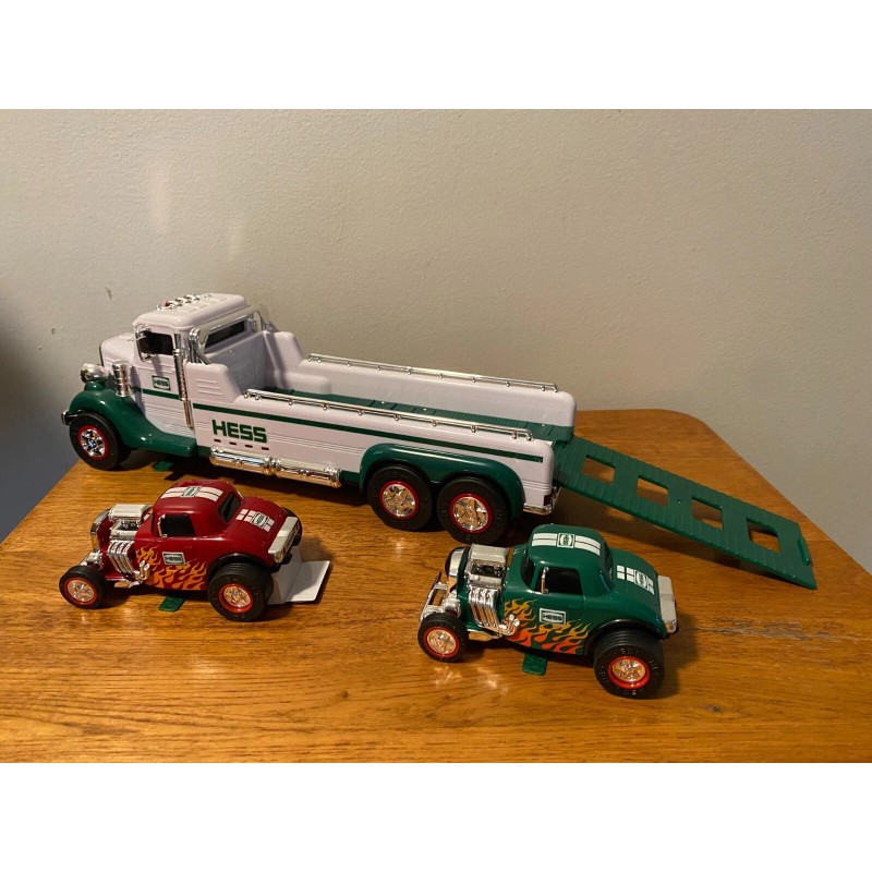 Hess 2022 Hess Flatbed Truck with Hot Rods orig. box