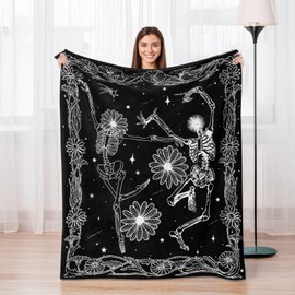 Wegklazax Skull Throw Blanket, Black and White Soft Cozy and Warm Couch Blankets Gift for Skull Lover, Decorative Blankets for Sofa Couch Bed, Black White 50×60 inches