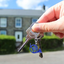 Pssopp 2 pieces French Horn Shape Keychain, Mini Key Ring Charm Purse Bag Pendant Keychain Handbag Decoration Crafts (5 x 5 x 3 cm Blue)