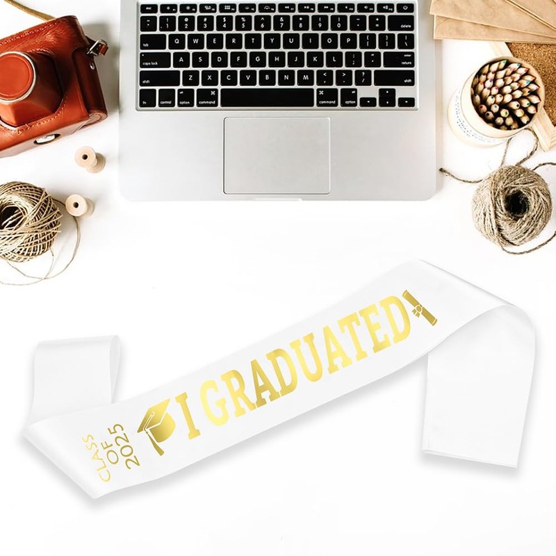 Topfunyy 2025 White Graduation Sash Gold Glitter Letter “I Graduated”