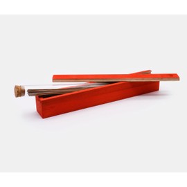 Zen Minded KIN The Four Masters- Hochwertige Natürliche Chinesische Räucherstäbchen 21 cm Mit Sandelholz Und Adlerholz In Glasröhre Mit Roter Holzbox Für Meditation, Aromatherapie Und Yoga