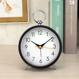 thjsvy Analog Alarm Clock with Night Light, Metal Retro Desk Clock Battery Operated Clock for Kids, Bedroom, Bedsides, Living Room Décor