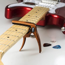 MEELAND 3in1 Guitar Capo for Acoustic and Electric Guitars Ukulele,(Picks Holder and Bridge Pins Puller and capo 3 in 1）Free 3 Picks Rosewood colour