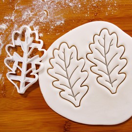 Bakerlogy Oak Leaf Cookie Cutter 1 Piece