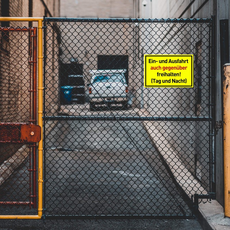 Entry Free Signs (30 x 20 cm Plastic) - Ausfahrt