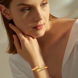APUUESN Drop Bracelets for Women, Water Drop Wide Bangle, Adjustable Open Chunky Bracelets, Gold, Silver, 2 Sizes