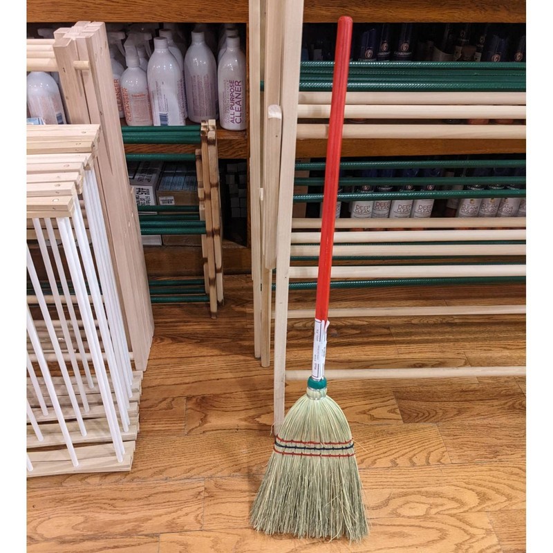 Lehman's Amish Made Barn Broom, Handmade of Corn Straw, Short