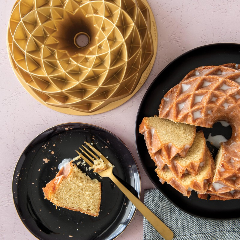 Nordic Ware Jubilee Bundt, 10 Cup, Gold