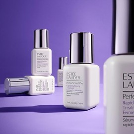 Estée Lauder Perfectionist Pro Rapid Brightening Treatment Serum with Ferment³ + Vitamin C – Sérum iluminador rápido.