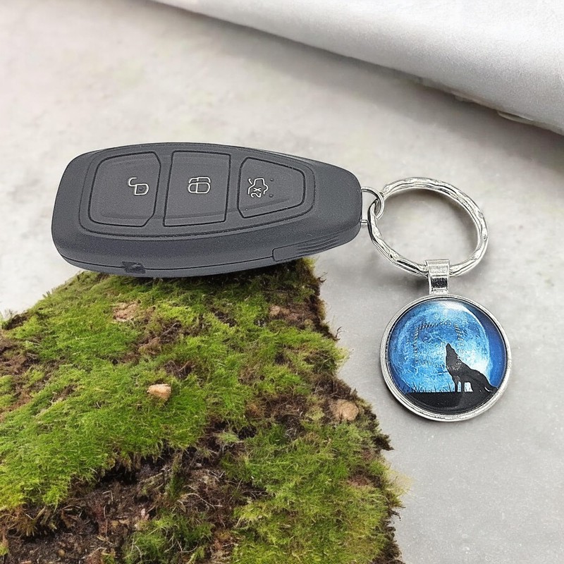 Promotech Howling Wolf Keychain - Flat Keychain Epoxy Resin Metal