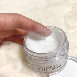 we call Melanon Cream Vitamin Spot Coloring Cream Melatoning Melanin / 멜라논크림 비타민 기미 착색 크림 멜라토닝 멜라닌