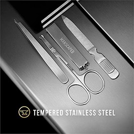 MANSCAPED® Shears 2.0 Kit de uñas para hombre de acero inoxidable templado, cortaúñas, tijeras de seguridad, pinzas y lima de uñas, set de manicura y pedicura de viaje, kit de 4 piezas con estuche
