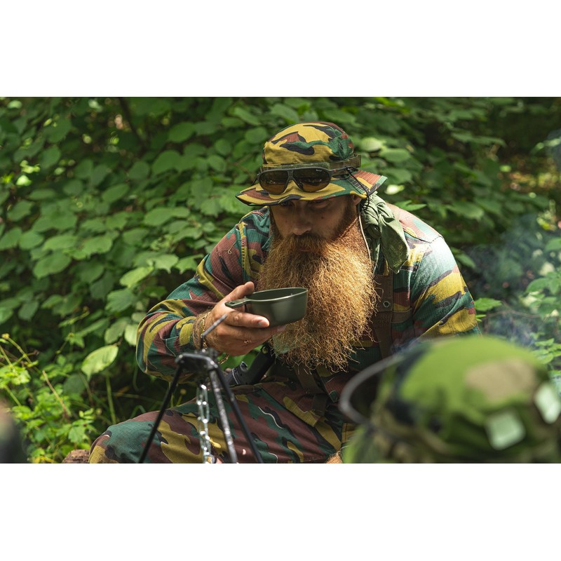 Genuine Swiss army suvasol sunglasses black with case military surplus