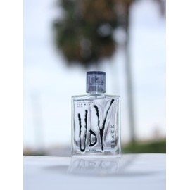 Ulric De Varens BLACK - Eau De Toilette for Men - Modern, Classic, Citrusy Scent - Woody, Adventurous Notes of Bergamot, Green Apple, White Flower, and Musk - Ideal For A Daily Fragrance- 3.4 Fl Oz