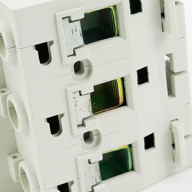 Dahszhi DIN Rail Mounted Circuit Breaker AC 400V 32A 3