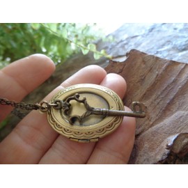 ꧁ ✿ BRONZE MEDAILLON MIT SCHLÜSSSEL - LANGE BRONZE KETTE ✿ ꧂ einmalige Kette, historischer Look