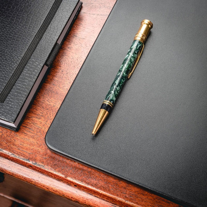 Dacasso 17" x 14" Classic Black Leather Lap Desk -