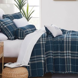 Southshore Fine Living, Inc. Oversized 6-Piece Quilt Queen Bedding Set Lightweight Fabric Soft with one Quilt Bedspread, Two Matching Shams and Three Throw Pillows, Full/Queen, Vilano Plaid Blue