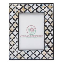 Veritas Commerce Group Handcrafted Mother of Pearl Photo Frame | Black and White Photo Frame 6 x 4 | Handmade Wooden Picture Frame Intricate Design | Vintage Decor | Small Frame