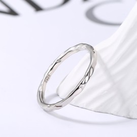 Milacolato 925 Sterling Silver Ring for Women Girls, 18K White Gold Plated Sterling Silver Hammered Band Rings, 1.5mm Thin Engagement Promise Finger Ring Size T 1/2