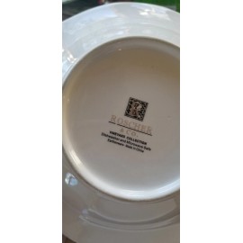 Roscher & Co. Vineyard Collection 10 3/4" Dinner Plate Off White Embossed Grapes