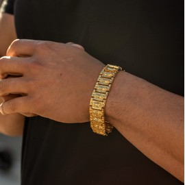 LIFETIME JEWELRY Virgen de Guadalupe Link Bracelet for Men and Women 24K gold plated (7)