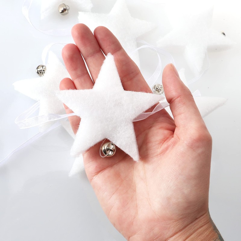 com-four® Star Decorative Garland with Bells - Winter Wall Hanging