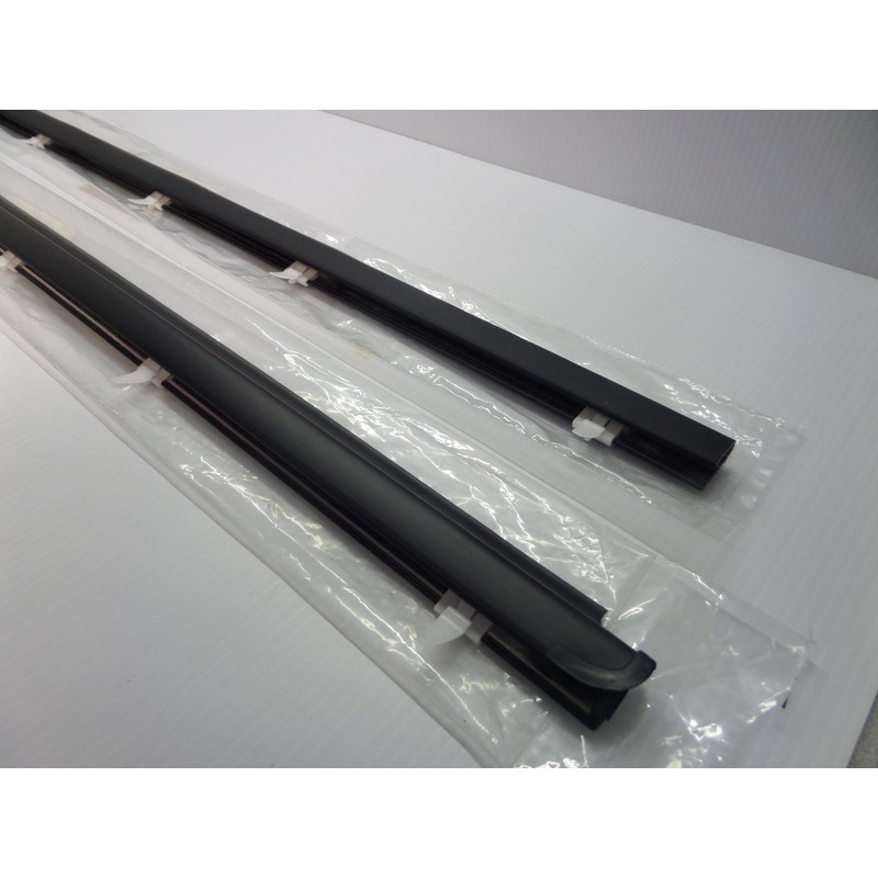 Toyota Tundra Regular Cab 2007-2016 2pc Exterior Weatherstrip Belt Moldings