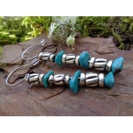 ꧁ LANGE STARRE SPACER OHRRINGE MIT DREI GRÜN-BLAUEN TÜRKISEN ꧂ einmalige Ohrringe mit integrierten Haken