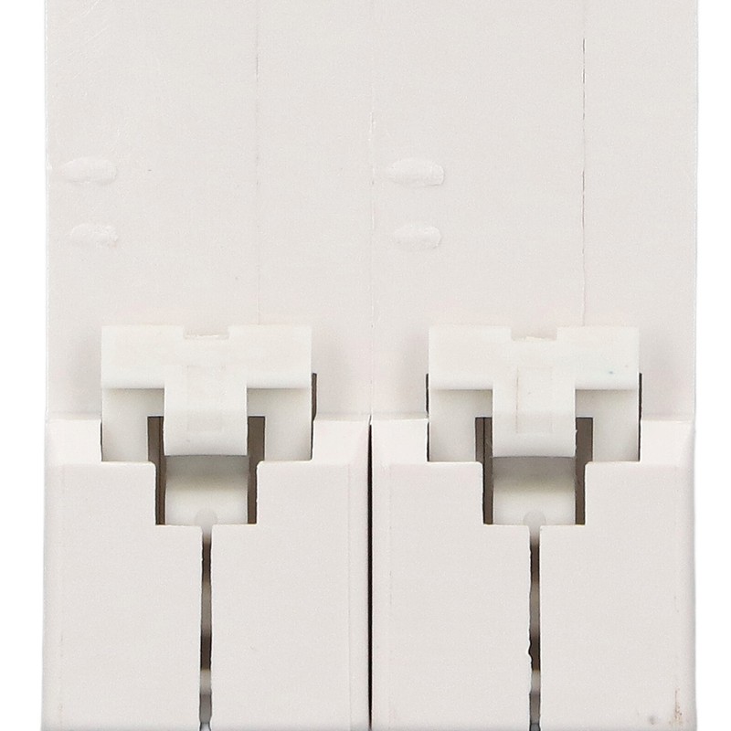 2P Photovoltaic DC Circuit Breaker High Sensitivity Overload Protection Switch