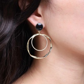 Inateannal Vintage Hollow Circle Dangle Earrings Gold Large Circle Drop Earrings Black Enamel Disc Stud Earrings Textured Round Circle Earrings Jewellery for Women and Girls, Zinc, No Gemstone