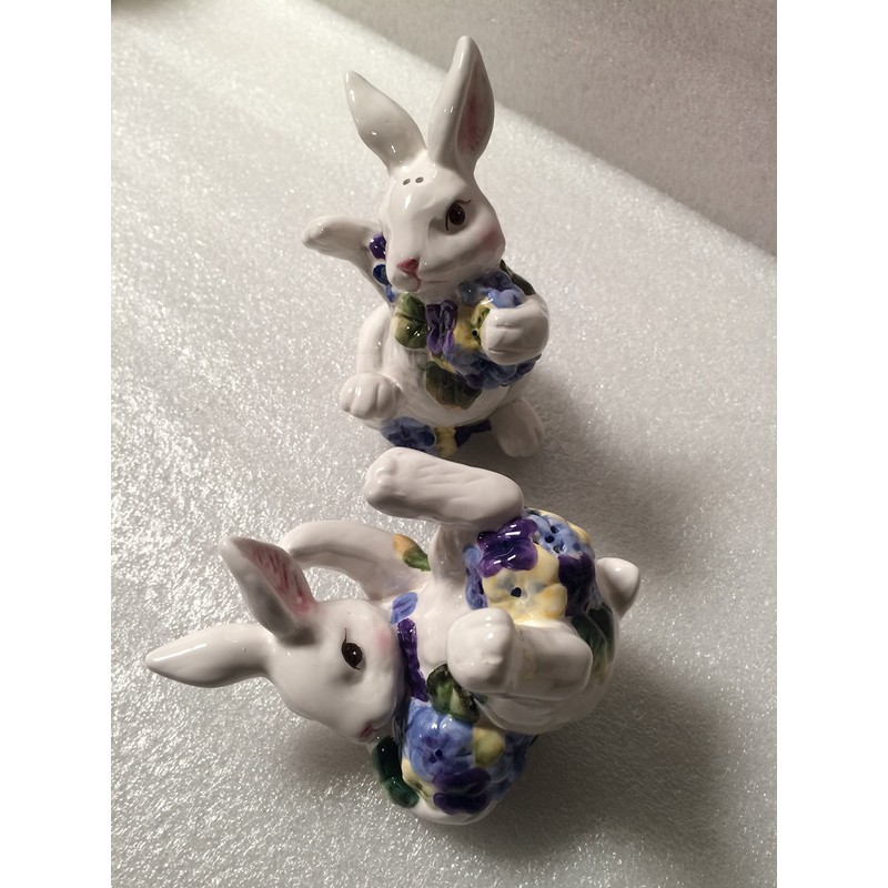 CERAMIC BUNNY SALT & PEPPER SHAKERS SET