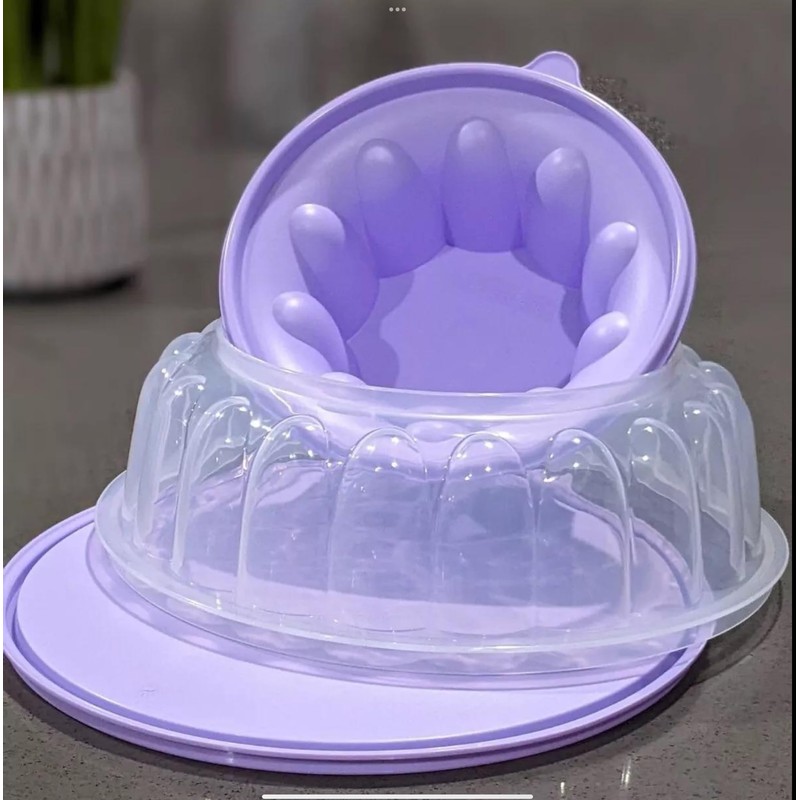 Tupperware Jel Ring Mold 6 cups in Lilac purple