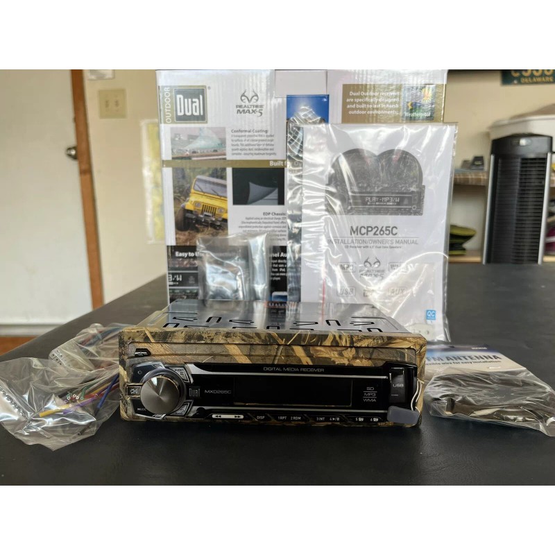 Dual Outdoor Digital Media Receiver/6.5” Speakers MCP265C