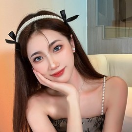 Pearl Bow Headband for Women Headband Accessories for Girls Headband with Bow Knot Beaded Hair Bands (Black, One size)