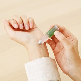 daily delight (デイリーディライト) Enjoy Natural Herbs Roll-On Aroma Mandarin Orange & Herbs 4mL (Essential Oil for Neck & Shoulder)