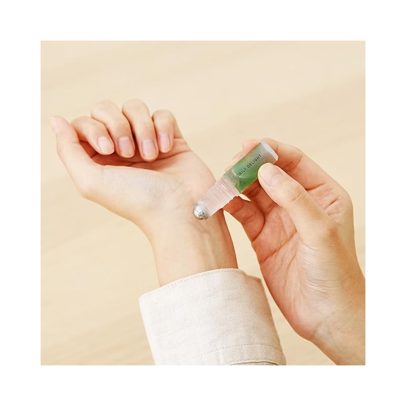 daily delight (デイリーディライト) Enjoy Natural Herbs Roll-On Aroma Mandarin Orange