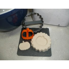 AJT PUMPKIN CENTER LINZER JAM FILLED COOKIES SET OF 2 COOKIE CUTTERS USA PR1867