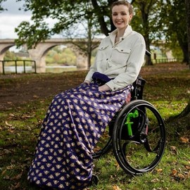 BundleBean XL Large Long Adult Size Fleece-Lined Wheelchair Cosy Cover for plus size and taller wheelchair users - 100% Waterproof Rain Cover for Wheelchairs, Easy to Fit Wheelchair Blanket (Gold Bees)