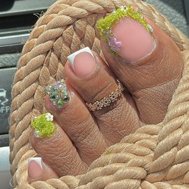 False Toenails Short Square, 24Pcs Pink French Tip Toe Nails with Grass Flower Pearl Fake Toe Nails, Stick on Toenails with Glue, Acrylic Full Cover Press on Toenails for Women Girls Nail Art (Pink)