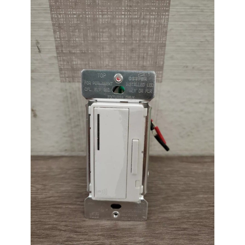 Cooper Eaton 600W RF Smart Dimmer ZWave Compatible Master Switch