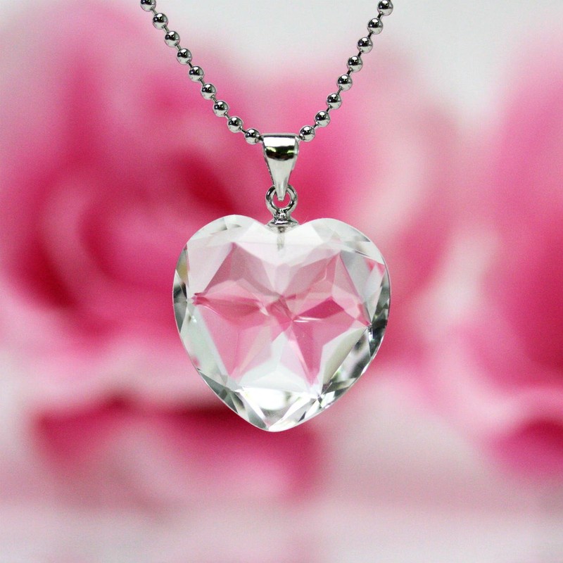 ［ ハッピーボム ］ 本水晶 ドリームキャッチャー ハート型 天然石 パワーストーン ペンダント ネックレス