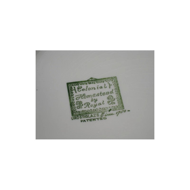 ROYAL ROYAL COLONIAL HOMESTEAD 5 PIECE PLACE SETTING 'VERY NICE"