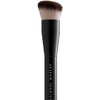 NYX - Brocha de maquillaje profesional con texto en inglés