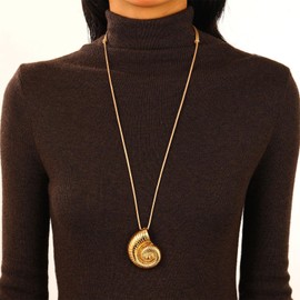 Nojess Starfish Necklace for Women Gold Shell Seashell Charm Pendant Necklace Boho Conch Shell Necklace Summer Ocean Beach Surfer Jewelry