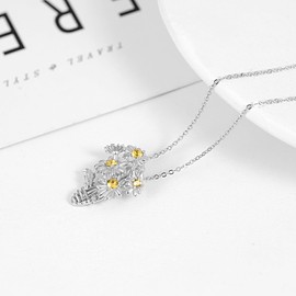 TANGPOET Daisy Necklace for Women 925 Sterling Silver Gold Daisy Flower Pendant for Girls, Birthday Jewellery Gifts for Her Horticulture Enthusiasts, Sterling Silver