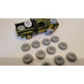 Hot Wheels Gasland, Mad Max, Mud Grip Tires 16 decor items. Hot wheel, Matchbox 1/64 scale.